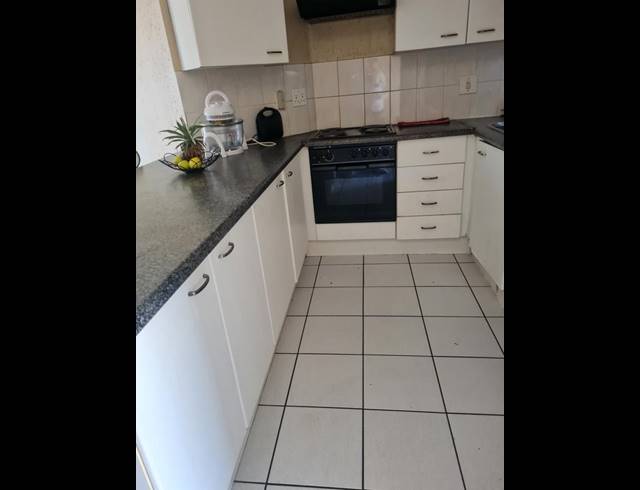 2 BEDROOM APARTMENT FOR SALE IN BROMHOF EXT